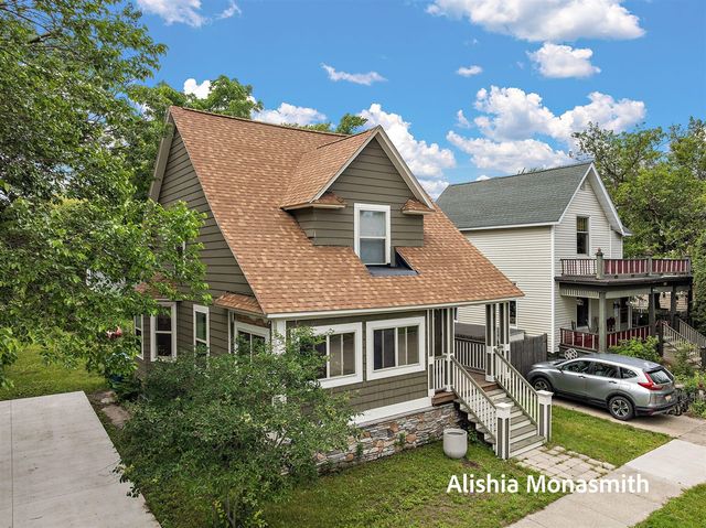 313 N 5th Street, Grand Haven, MI 49417