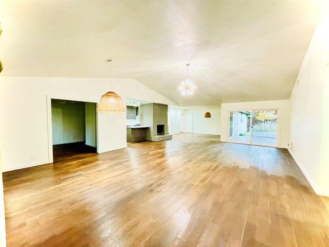 3239 Whirlaway Road, Dallas, TX 75229