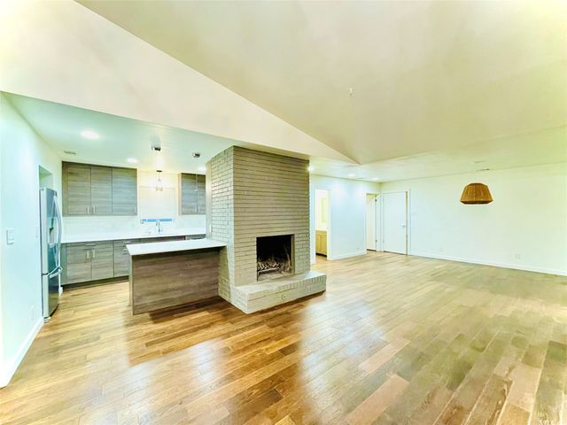 3239 Whirlaway Road, Dallas, TX 75229