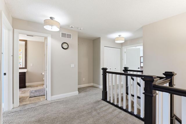 3201 Countryside Court E, Woodbury, MN 55129