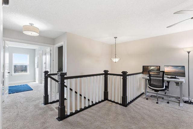 3201 Countryside Court E, Woodbury, MN 55129