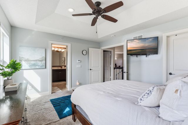 3201 Countryside Court E, Woodbury, MN 55129