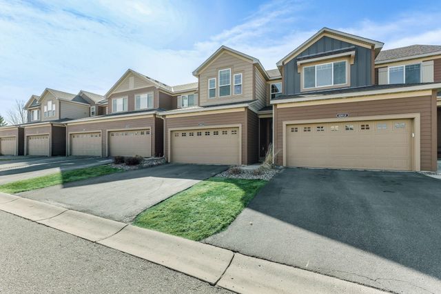 3201 Countryside Court E, Woodbury, MN 55129