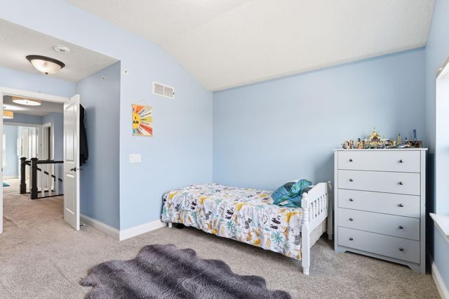 3201 Countryside Court E, Woodbury, MN 55129