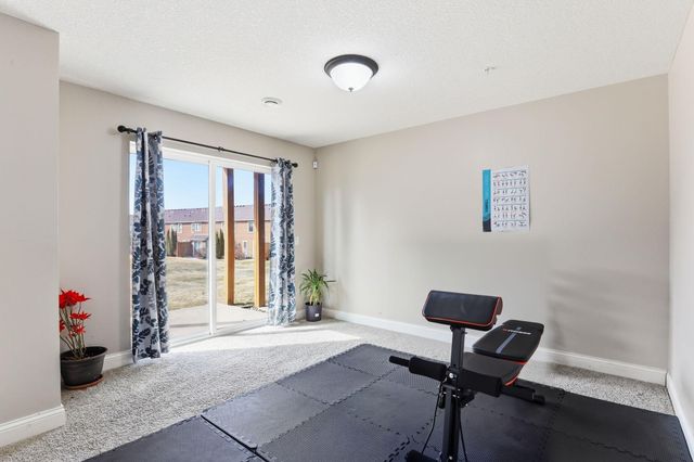 3201 Countryside Court E, Woodbury, MN 55129