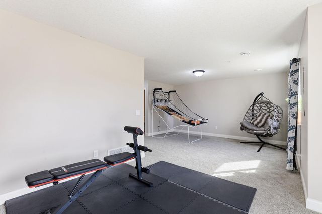 3201 Countryside Court E, Woodbury, MN 55129