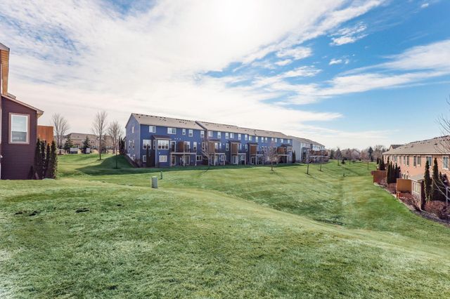 3201 Countryside Court E, Woodbury, MN 55129