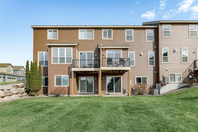 3201 Countryside Court E, Woodbury, MN 55129