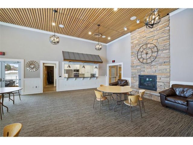 3201 Countryside Court E, Woodbury, MN 55129