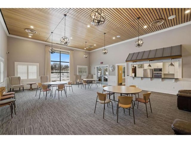 3201 Countryside Court E, Woodbury, MN 55129