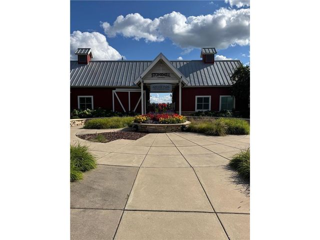 3201 Countryside Court E, Woodbury, MN 55129