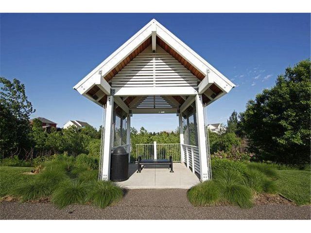 3201 Countryside Court E, Woodbury, MN 55129