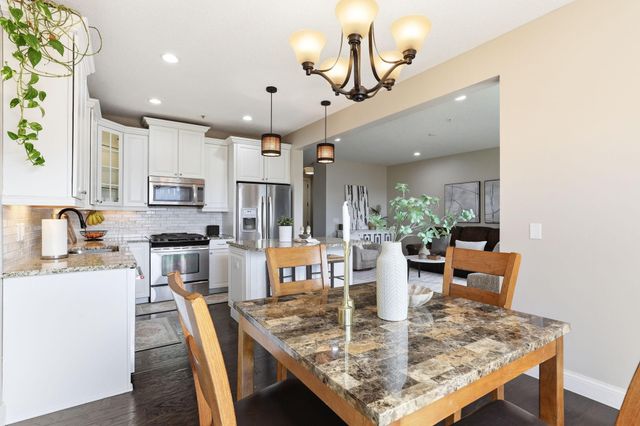 3201 Countryside Court E, Woodbury, MN 55129