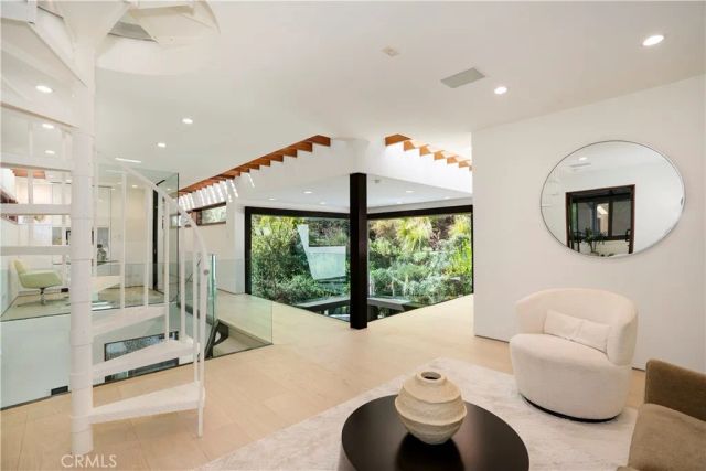 10443 Corfu Lane, Los Angeles, CA 90077