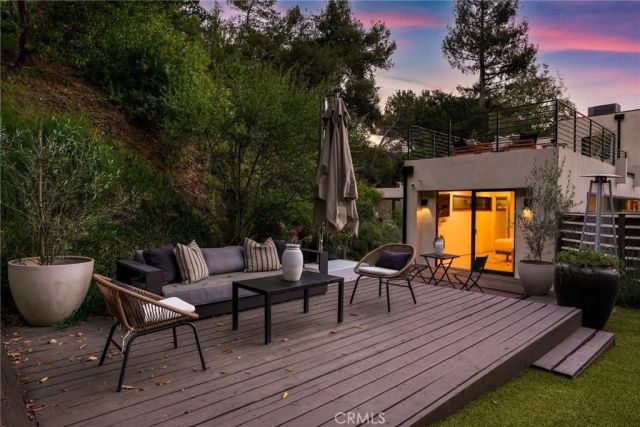 10443 Corfu Lane, Los Angeles, CA 90077