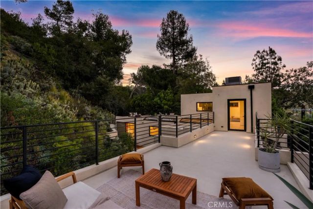 10443 Corfu Lane, Los Angeles, CA 90077