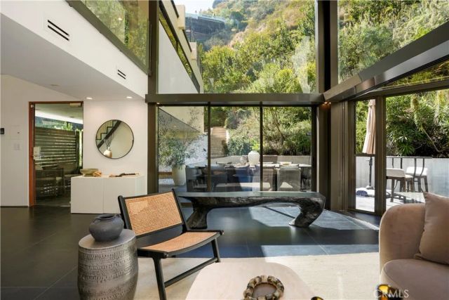 10443 Corfu Lane, Los Angeles, CA 90077