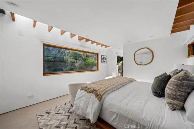 10443 Corfu Lane, Los Angeles, CA 90077