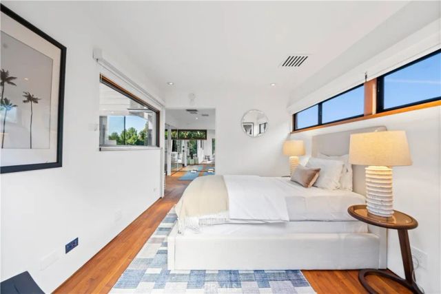 10443 Corfu Lane, Los Angeles, CA 90077