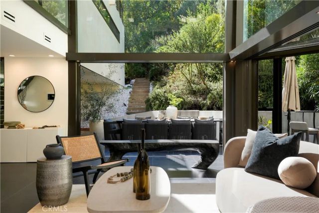10443 Corfu Lane, Los Angeles, CA 90077