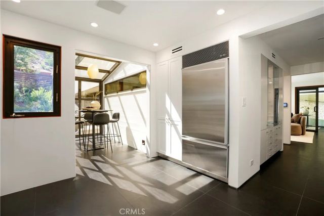 10443 Corfu Lane, Los Angeles, CA 90077