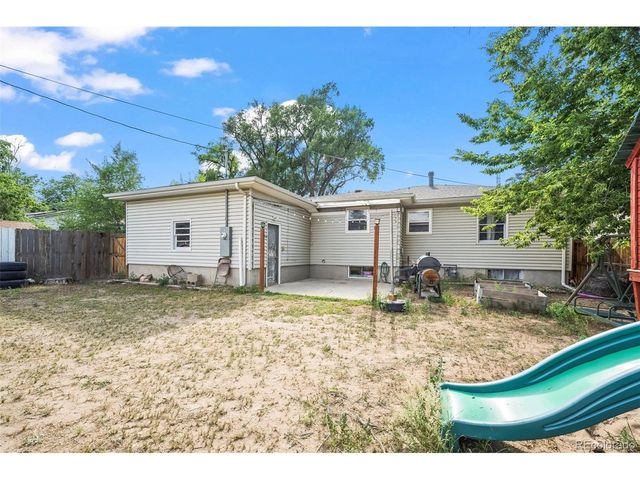 1008 22nd Avenue Ct, Greeley, CO 80631
