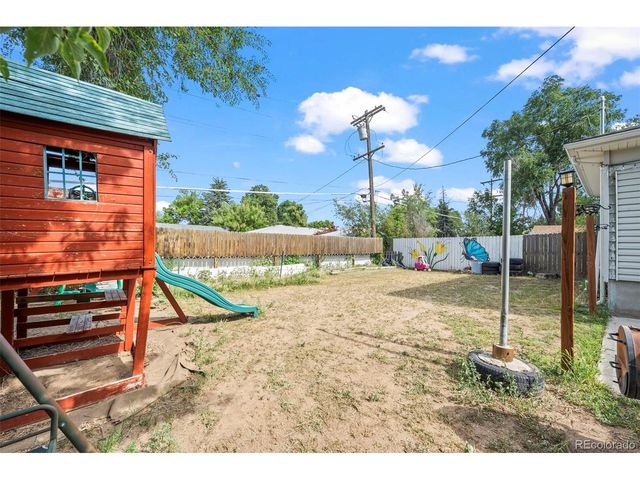 1008 22nd Avenue Ct, Greeley, CO 80631