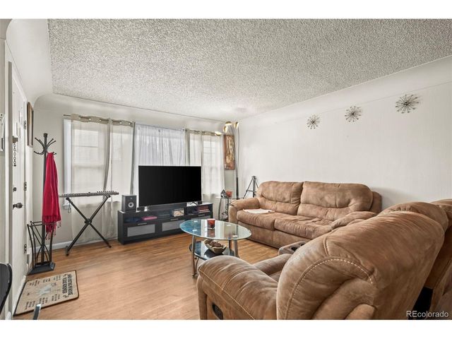 1008 22nd Avenue Ct, Greeley, CO 80631