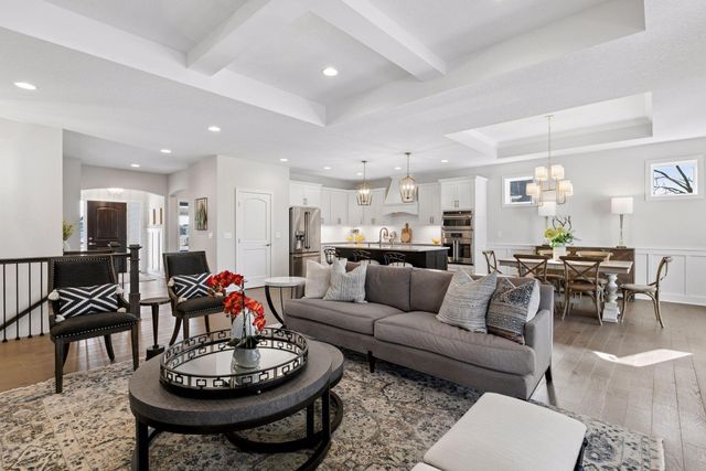 17505 47th Avenue N, Plymouth, MN 55446