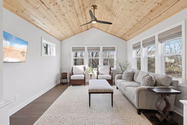 17505 47th Avenue N, Plymouth, MN 55446