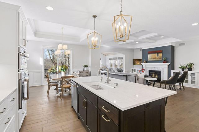 17505 47th Avenue N, Plymouth, MN 55446