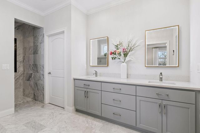 17505 47th Avenue N, Plymouth, MN 55446