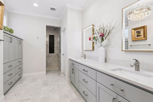 17505 47th Avenue N, Plymouth, MN 55446