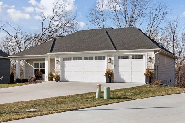 17505 47th Avenue N, Plymouth, MN 55446