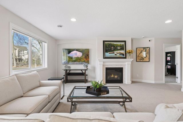 17505 47th Avenue N, Plymouth, MN 55446