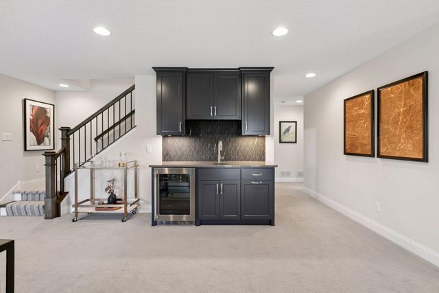 17505 47th Avenue N, Plymouth, MN 55446