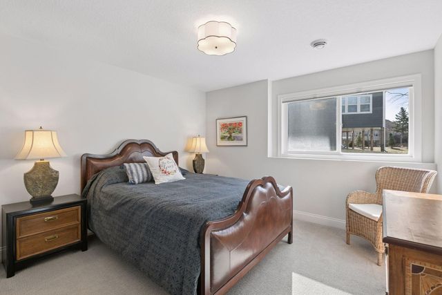 17505 47th Avenue N, Plymouth, MN 55446