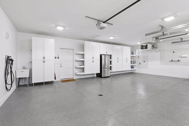 17505 47th Avenue N, Plymouth, MN 55446