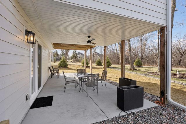 17505 47th Avenue N, Plymouth, MN 55446