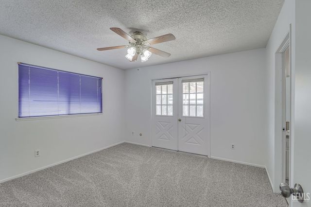 5917 Fair Oaks Drive, Bakersfield, CA 93306