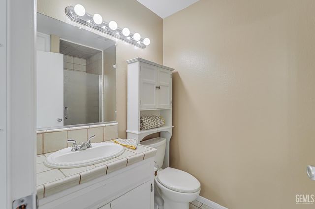 5917 Fair Oaks Drive, Bakersfield, CA 93306