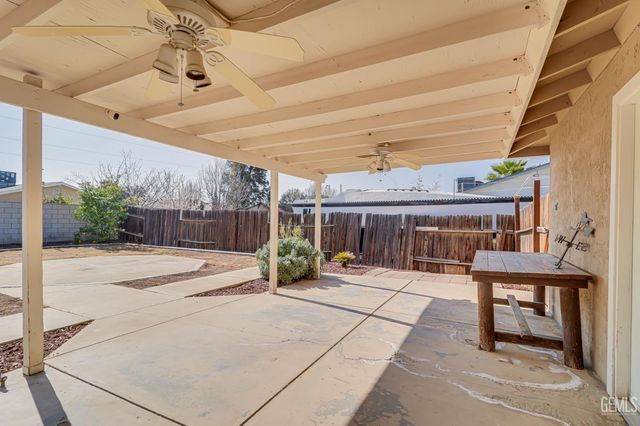 5917 Fair Oaks Drive, Bakersfield, CA 93306