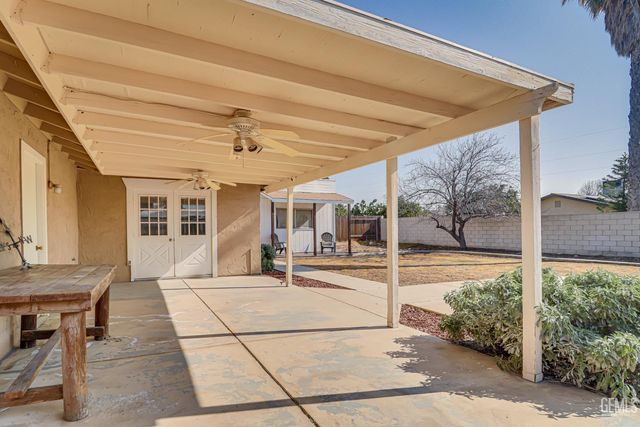 5917 Fair Oaks Drive, Bakersfield, CA 93306