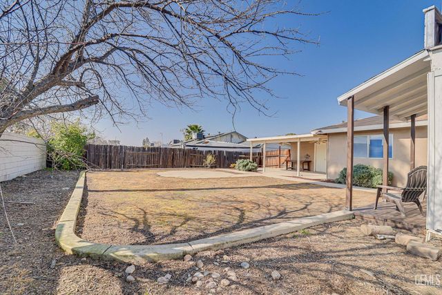 5917 Fair Oaks Drive, Bakersfield, CA 93306