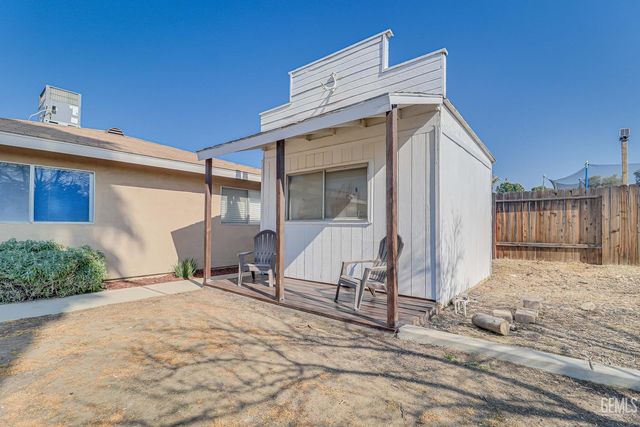 5917 Fair Oaks Drive, Bakersfield, CA 93306