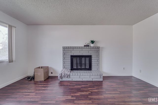 5917 Fair Oaks Drive, Bakersfield, CA 93306