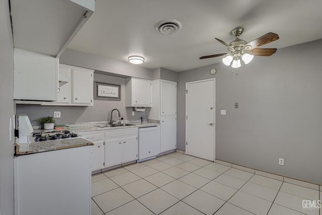 5917 Fair Oaks Drive, Bakersfield, CA 93306