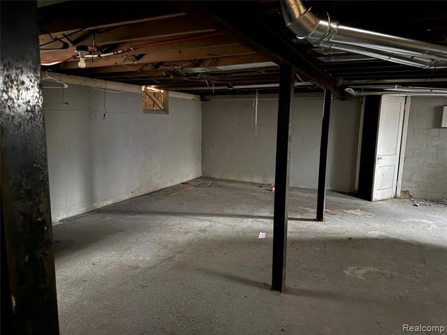 9289 Bedford Street, Detroit, MI 48224