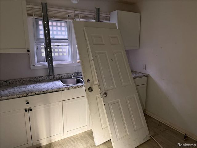 9289 Bedford Street, Detroit, MI 48224