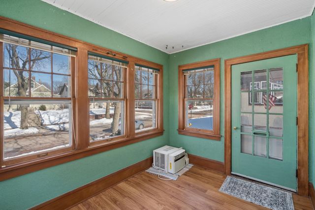 1706 Stanford Avenue, Saint Paul, MN 55105